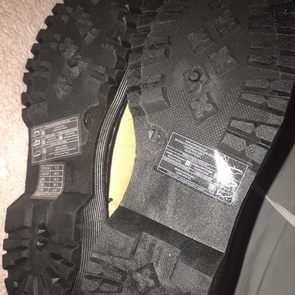 NWT boots - Picture 4 of 4